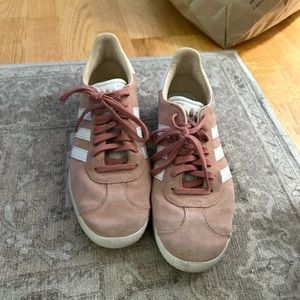 Light pink gazelle adidas